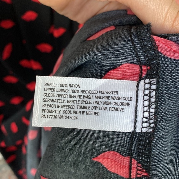 Women's Short Sleeve Maxi Sundress - A New Day Black/Red Lip Print Sz 10 - Picture 7 of 9